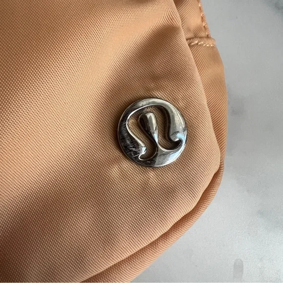 Lululemon Everywhere Belt Bag 1L, Summer Glow - Picture 9 of 10